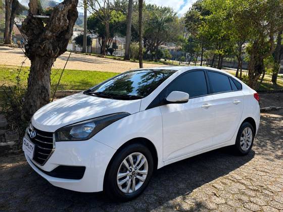 HYUNDAI HB20S 1.0 COMFORT PLUS 12V FLEX 4P MANUAL